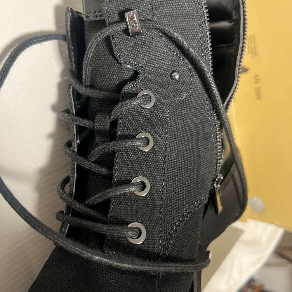 Boots 🥾 - Picture 10 of 16